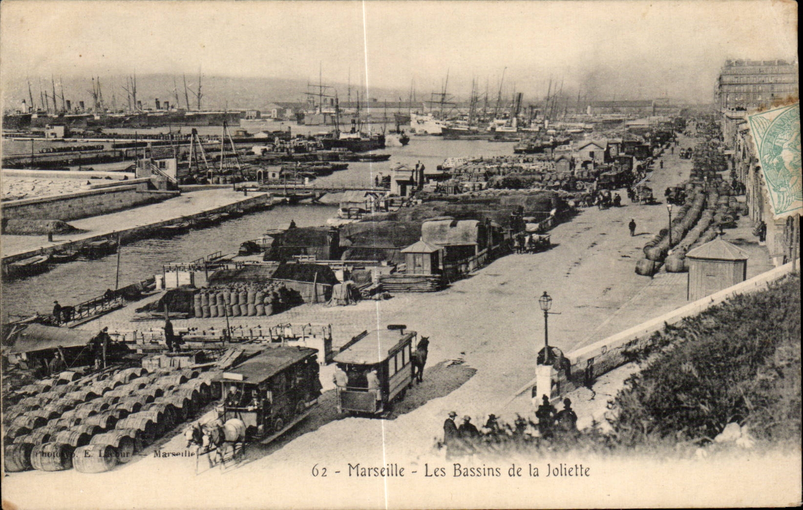 CPA Marseille Les bassins de la Joliette Bateau 