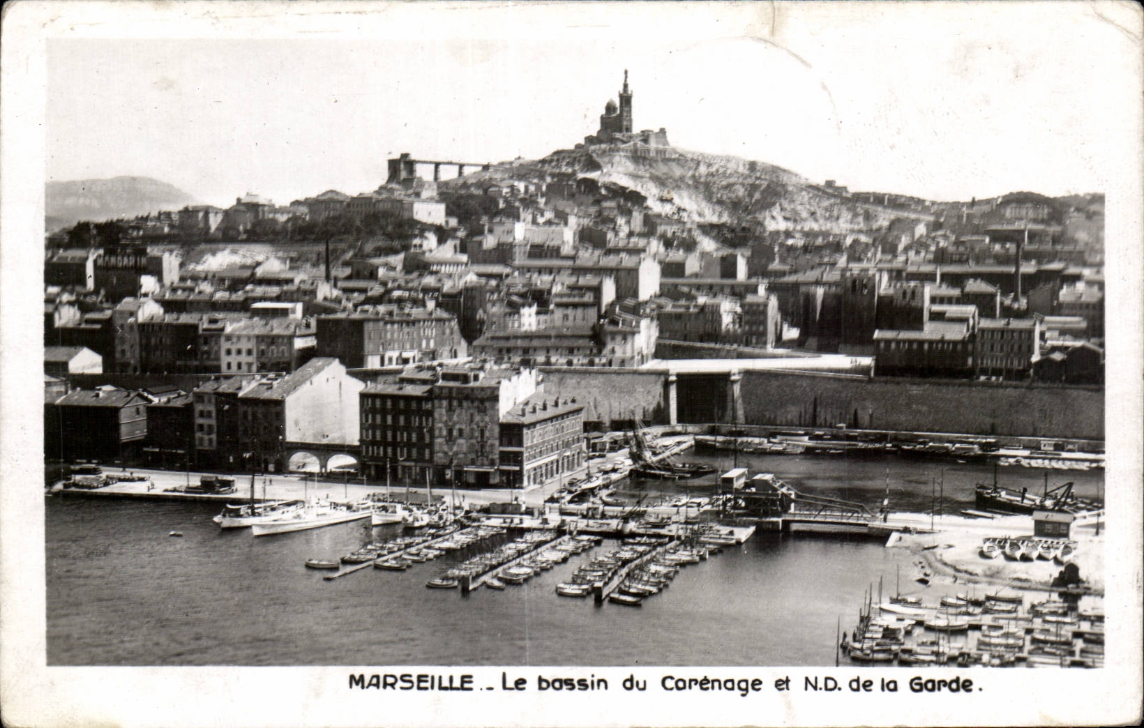 CPA Marseille Le bassin du carenage et le vieux port