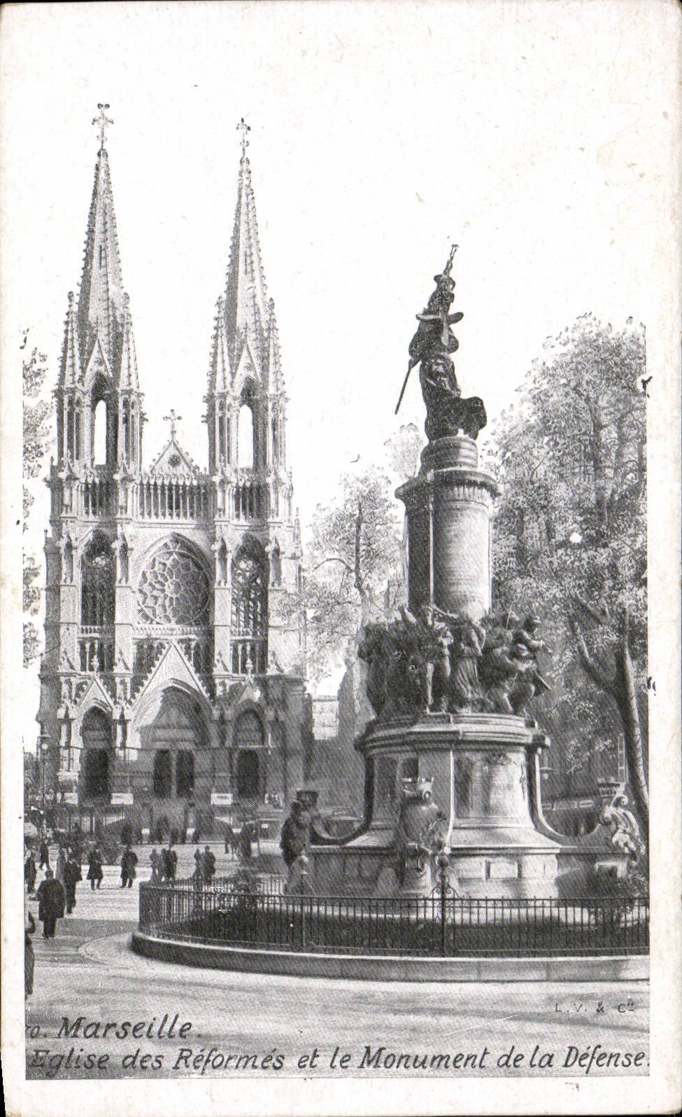 CPA Marseille Eglise des reformes et monument de la defense