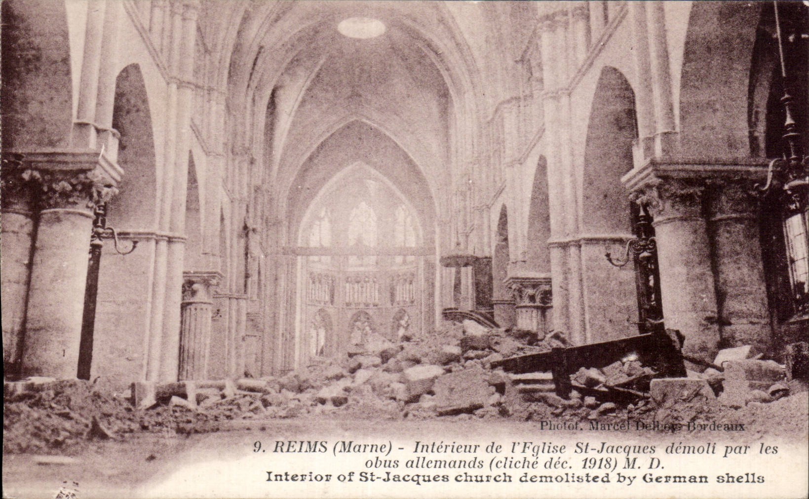 CPA Militaria Reims Interieur de l eglise St Jacques demoli par les obus allemands 