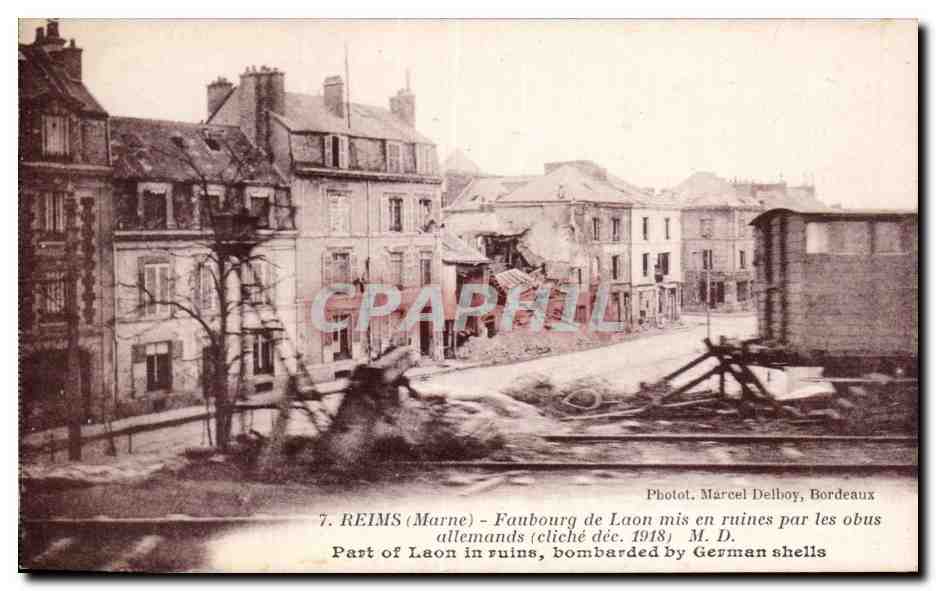 CPA Militaria Reims Faubourg de Laon mis en ruines par les obus allemands 