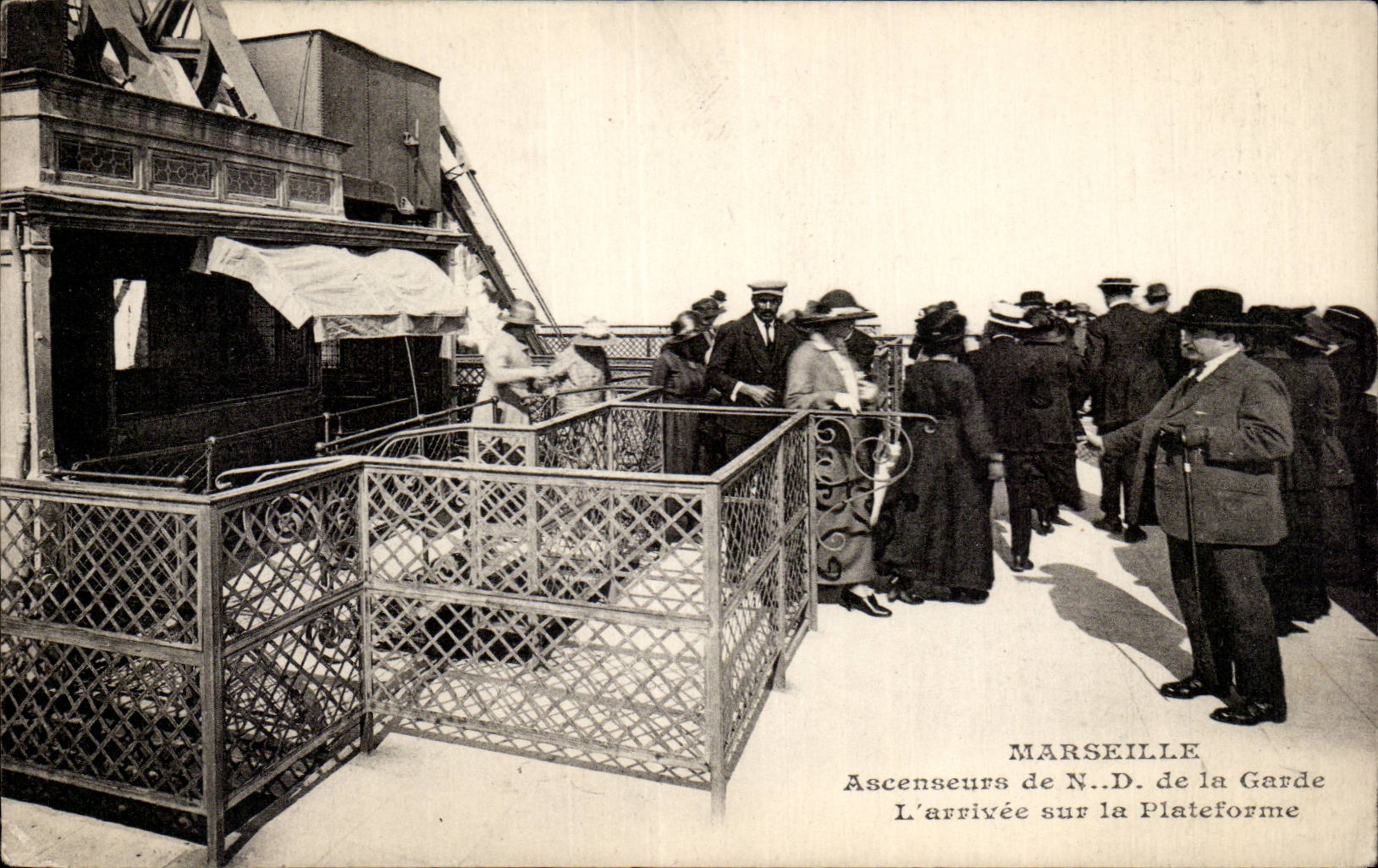 Marsella — Ascensores de N.D. de la Guardia — La llegada a la Plataforma