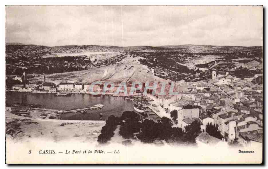 Cassis - Le Port et la Ville - CPA 