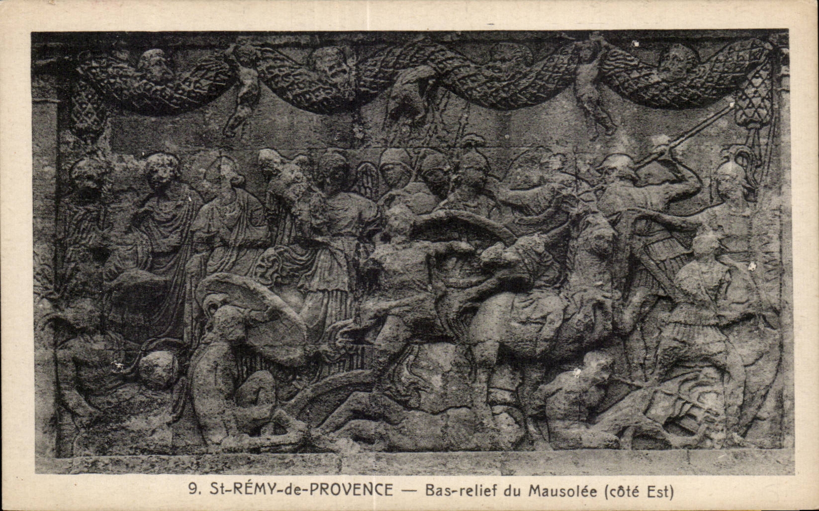 Saint Remy de Provence - Bas Relief du Mausolee - CPA 