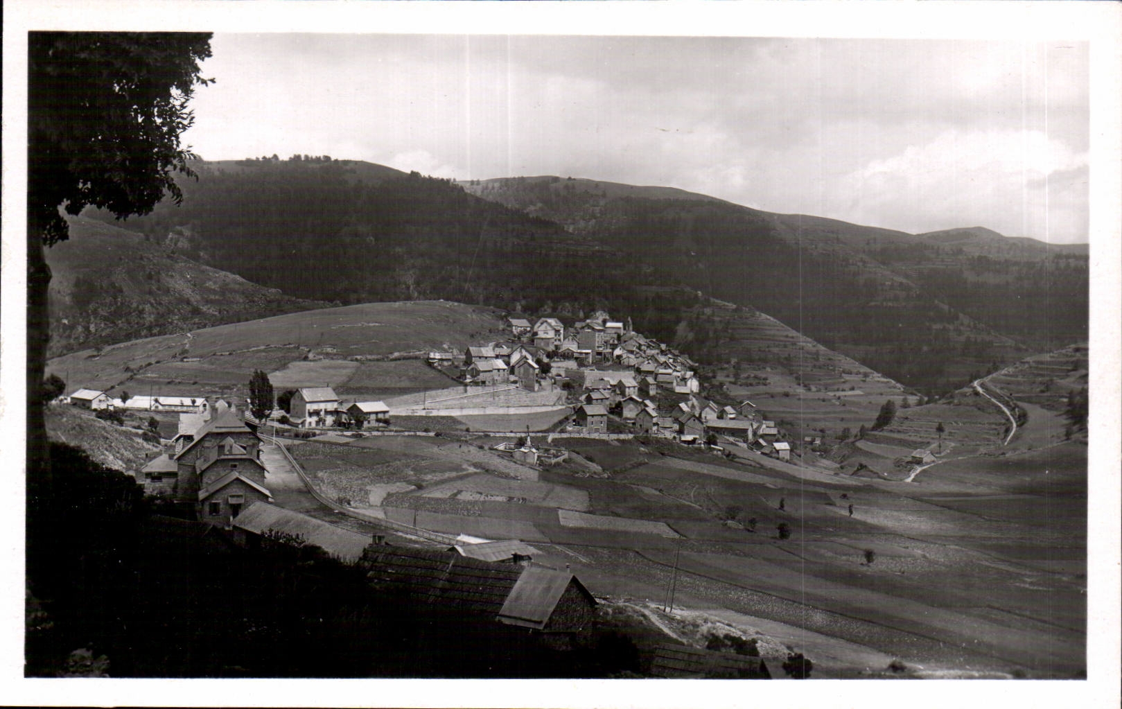 Breil - Vue prise de la route de Valberg - CPA 
