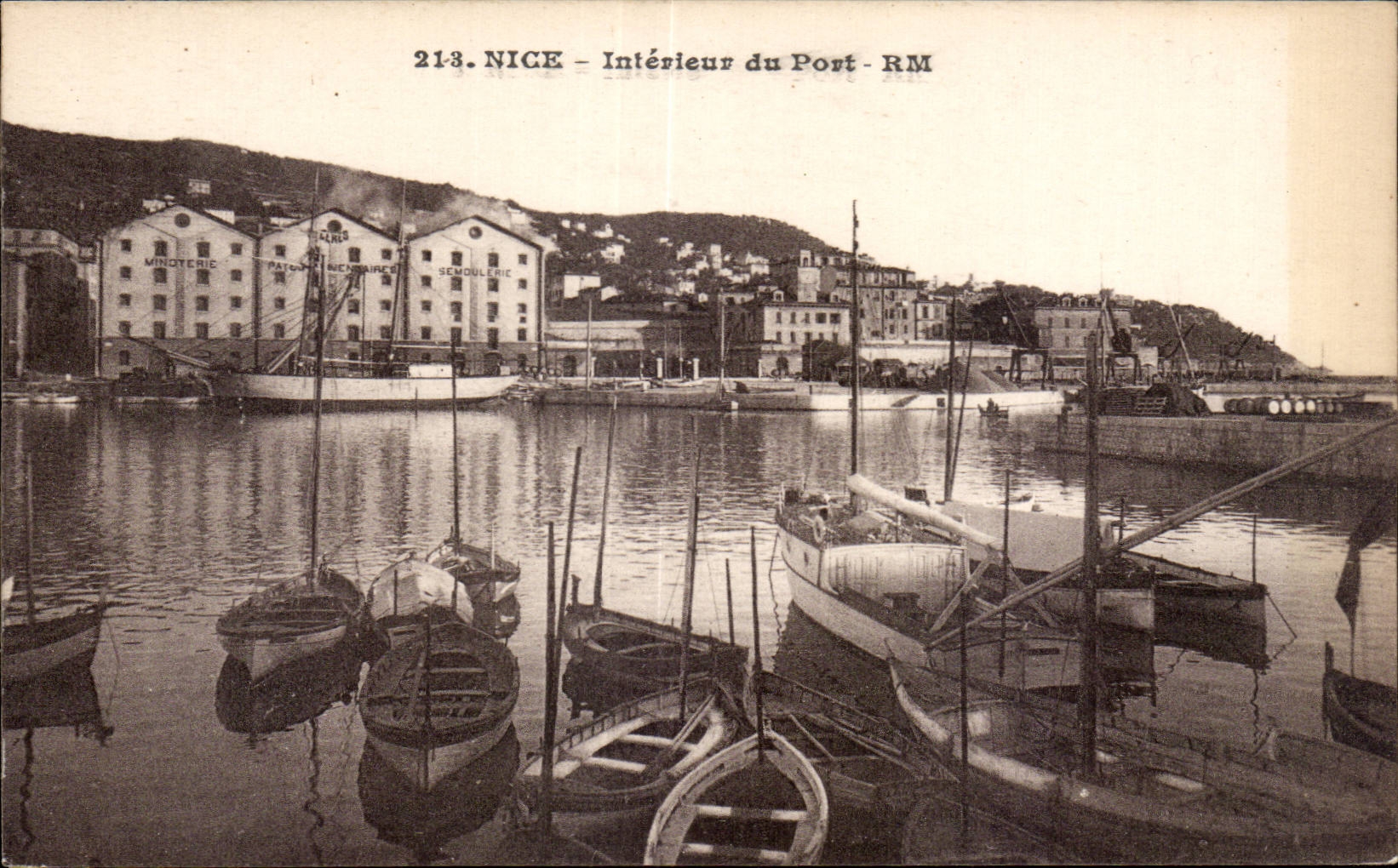 Nice - Interieur du Port - CPA 