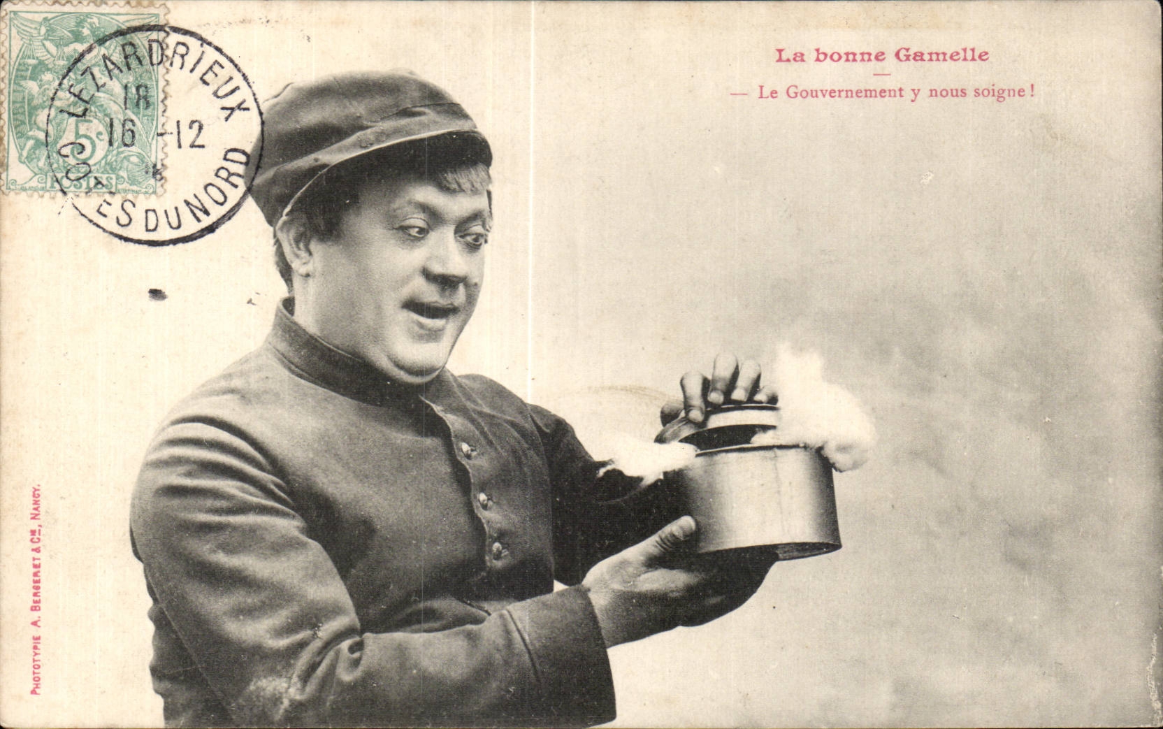 Soldat — avec gamelle fumante — Phototype A. Bernebat & Cie, Nîmes