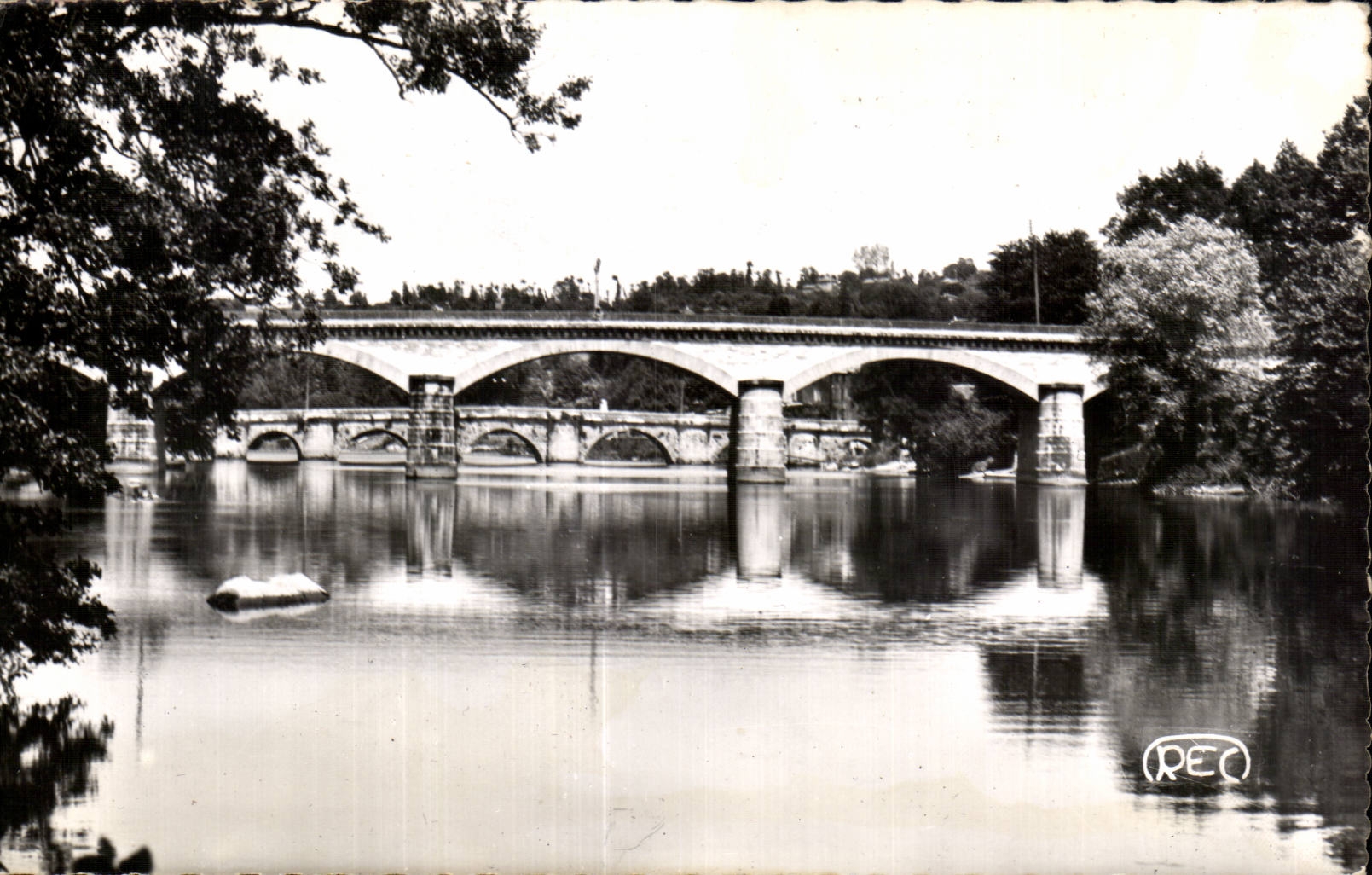 Confolens - La Vienne et les Ponts - CPA 