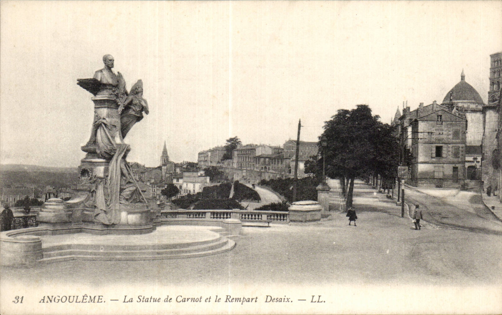 Angoulême — La Statue de Carnot et le Rempart Desaix — LL. n°31