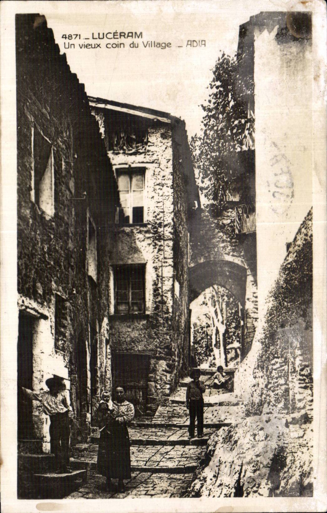Luceram - Un Vieux Coin du Village - CPA 