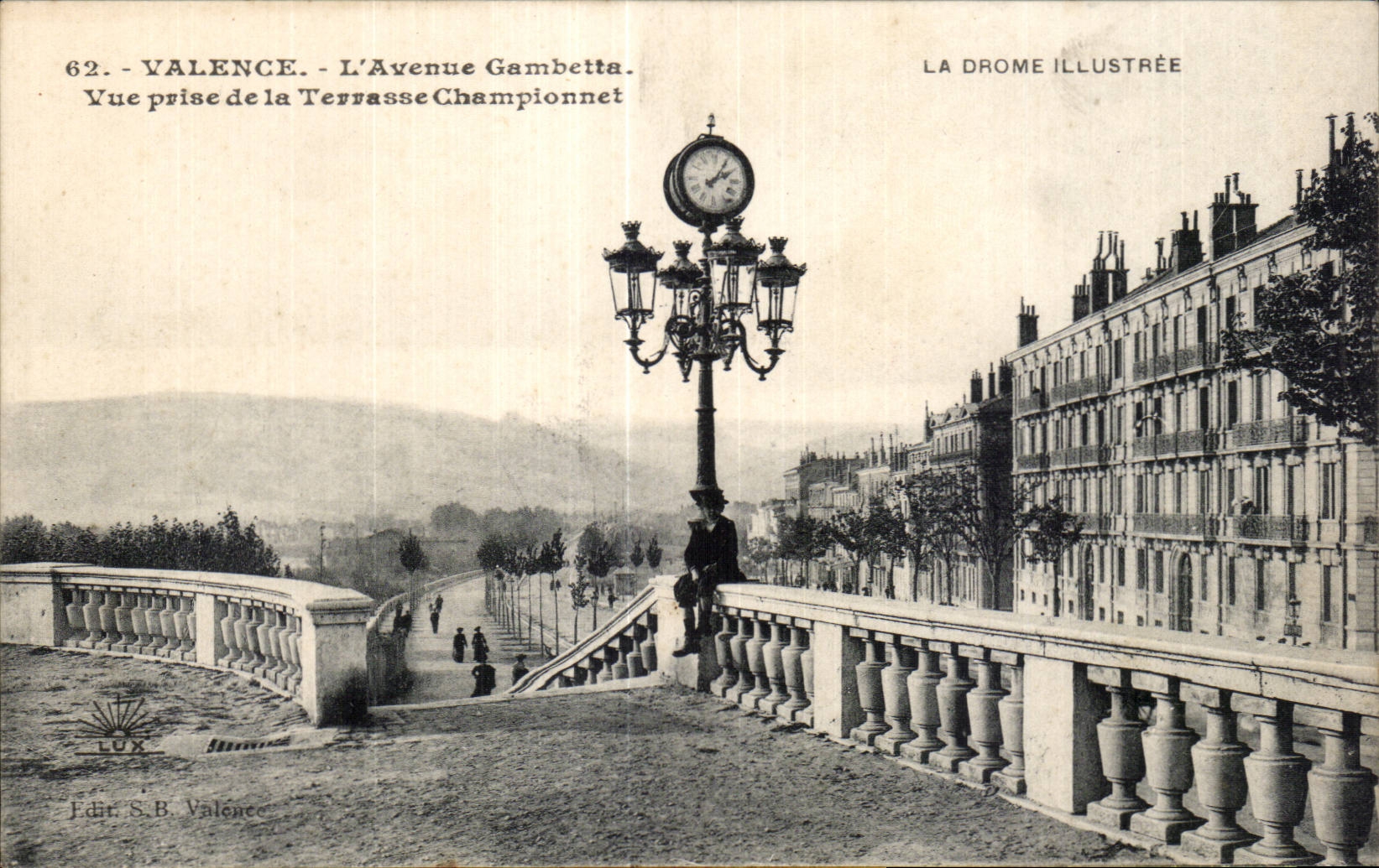 CPA Valence L avenue gambetta Vue prise de la terrasse Championnet