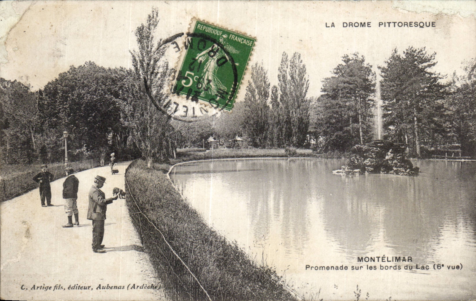 CPA Montelimar Promenade sur les bords du lac