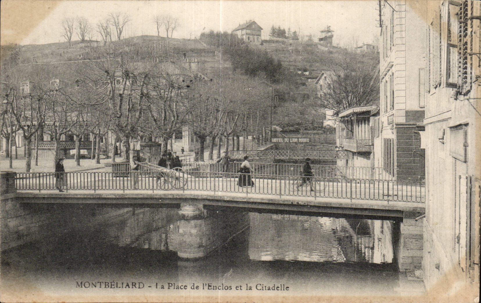Montbeliard - La Place de l Enclos et la Citadelle - CPA 
