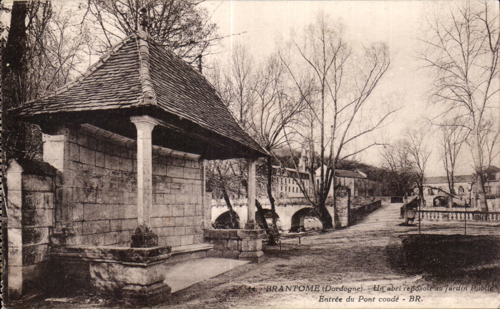 Brantome - Un abri - Jardin Public - Entree du Pont - CPA 
