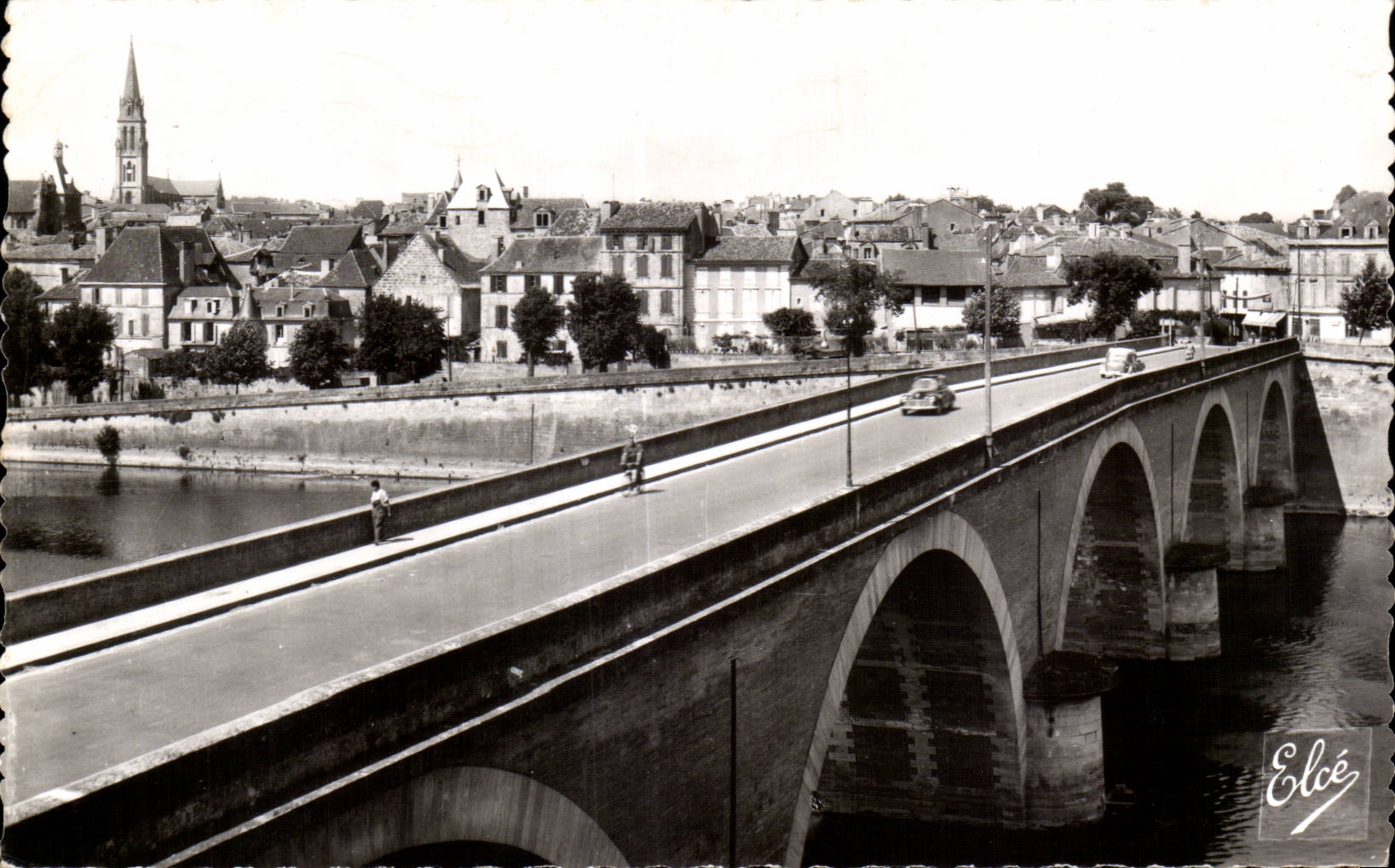 Le Pont sur la Dordogne et la Ville — Bergerac (Dordogne) — Éd. Elcée, n° 2.421