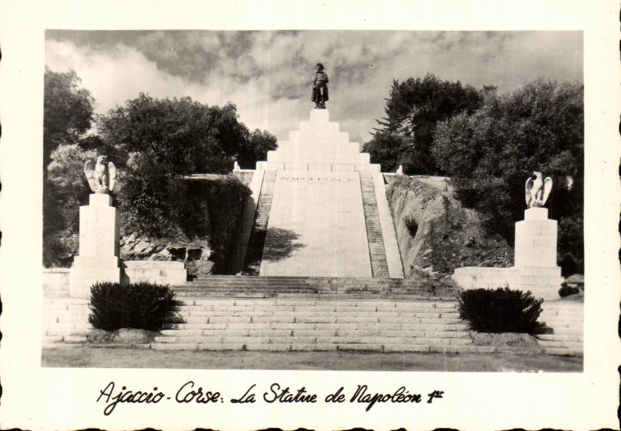 Ajaccio-Corse: La Statue de Napoléon 1er — éditeur CPAPHIL, n° de série non lisible