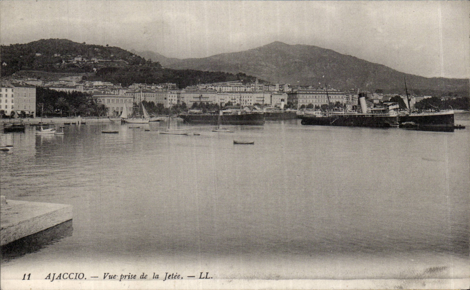 Ajaccio — Vue prise de la Jetée — LL. n°11