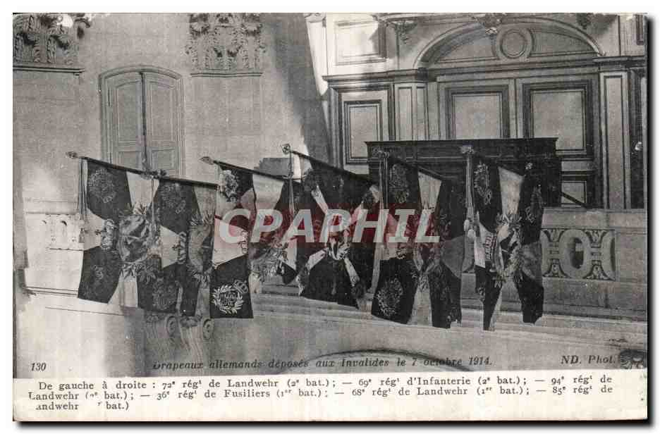 CPA Militaria Drapeaux allemands deposes aux Invalides Paris 