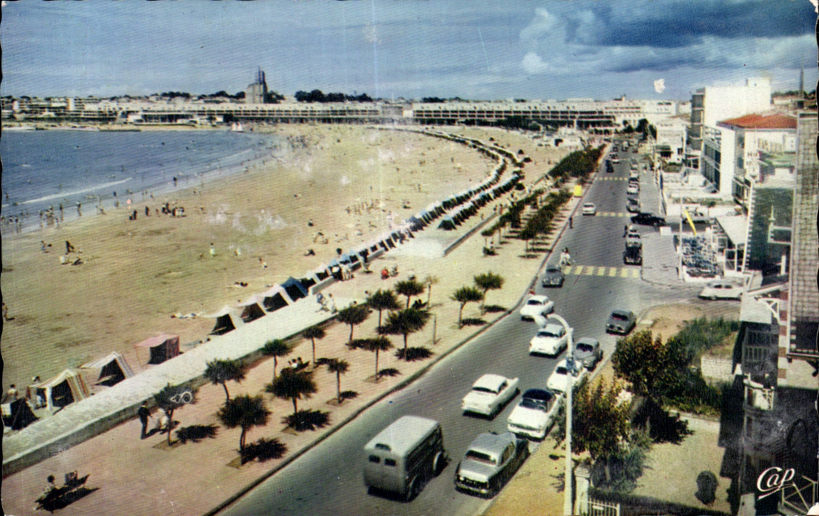 Royan — Vue générale prise de l'Hôtel Family — LUMICAP