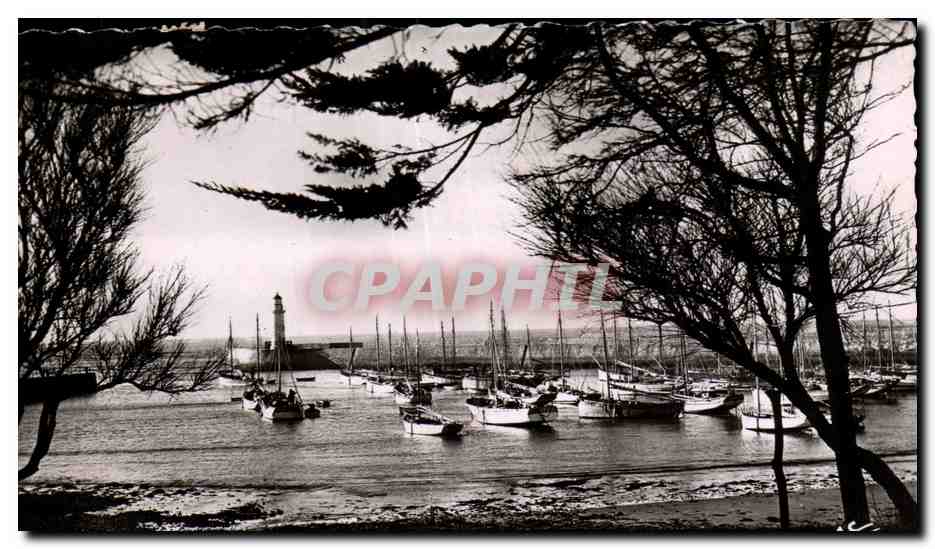 Port d'Oléron — vue du phare et des bateaux — Édition Ariac, n°173