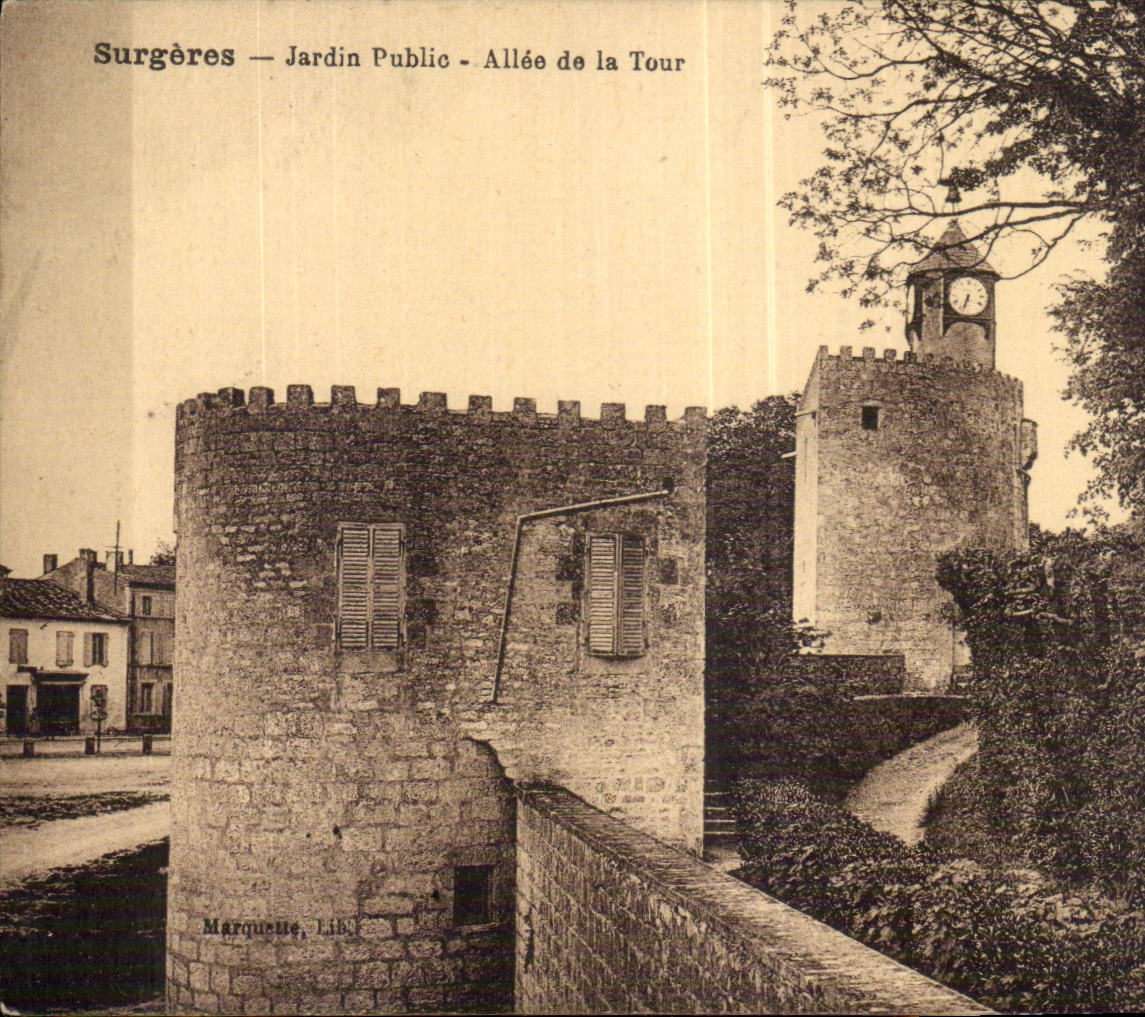 Surgeres - Le Jardin Public - Allee de la Tour - CPA