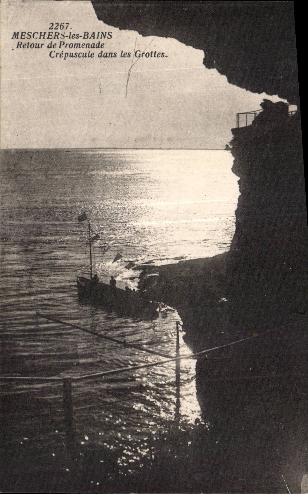 Meschers les Bains - Retour de Promenade - Crepuscule dans les Grottes - CPA 