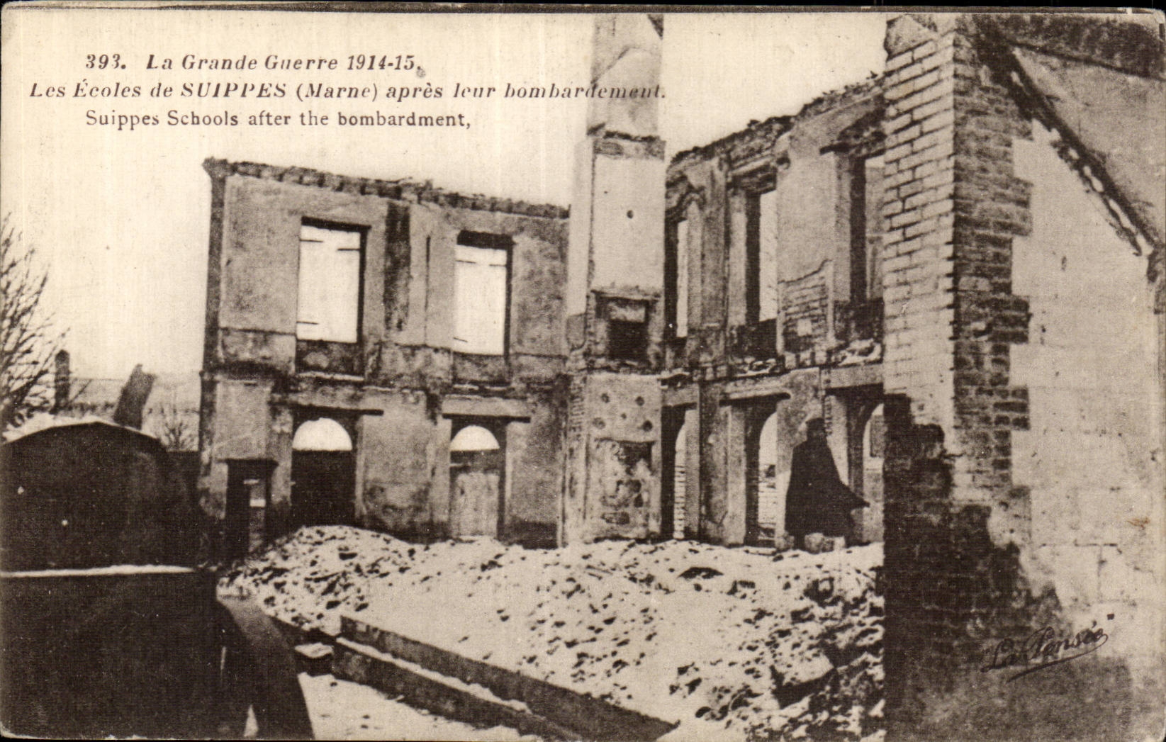 CPA Militaria Les ecoles de Suippes apres le bombardement 