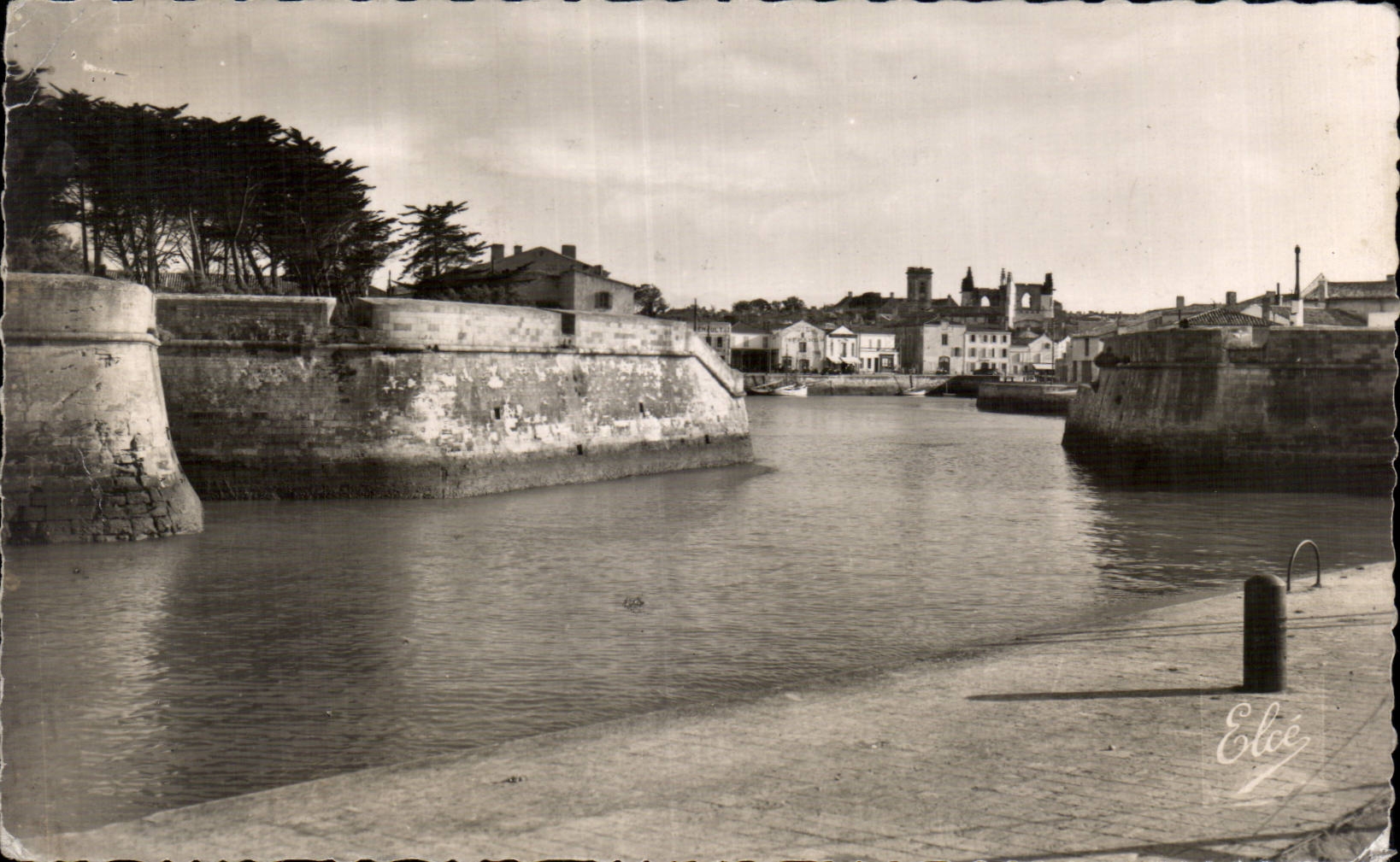 Saint-Martin-de-Ré — Entrée du port et fortifications de Vauban — Éditeur L. Chatagneau