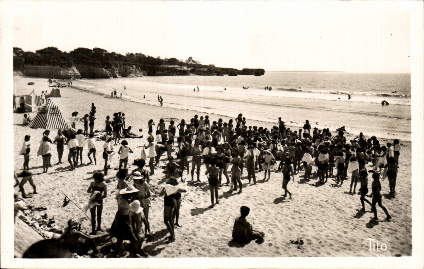 Royan - La Plage — Vue sur la Pointe de Vallières — Édition M. TITO - Bordeaux