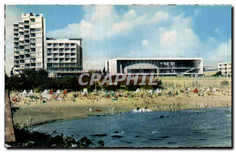 Royan (Charente-Maritime) — La Plage de Foncillon et le Palais des Congrès — Collection Maison de la Presse