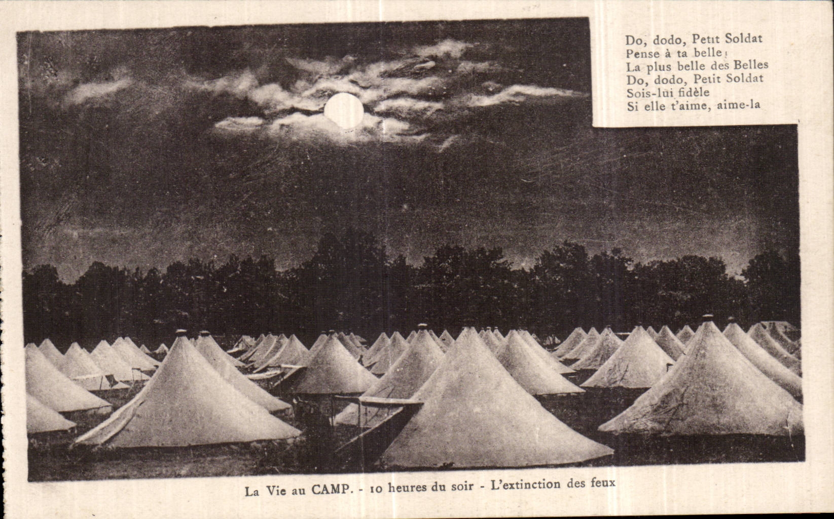CPA Militaria La vie au camp 10 heures du soir L extinction des feux