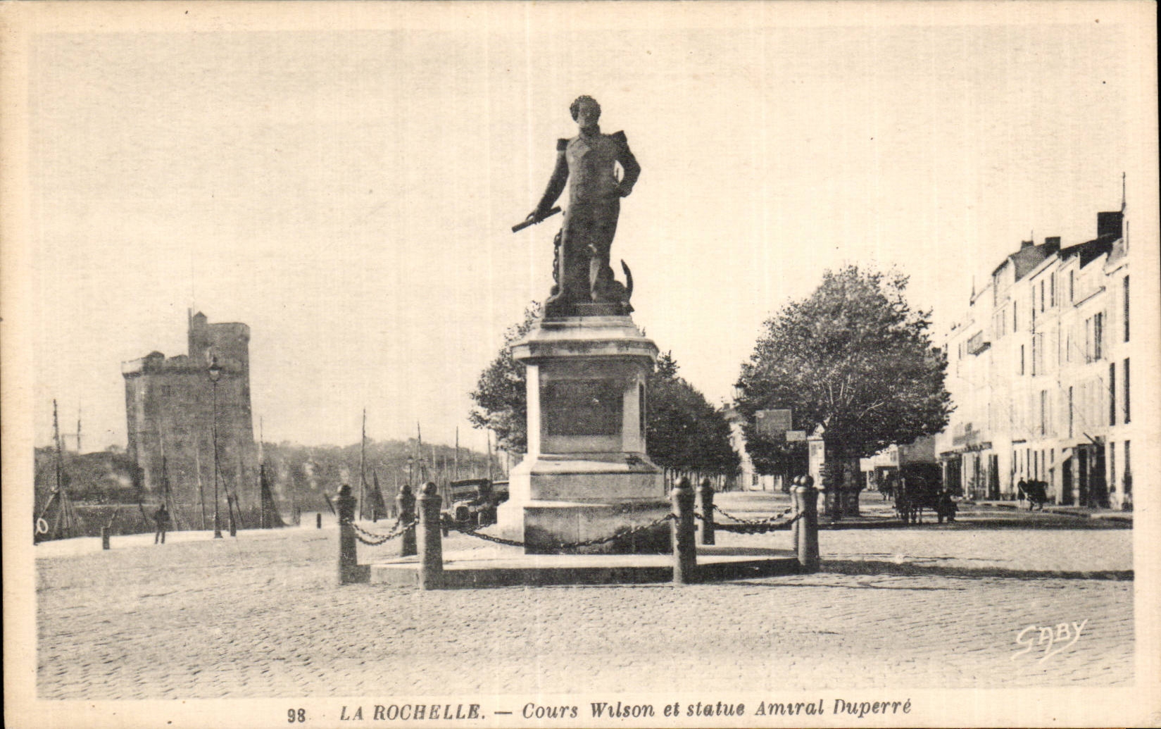 La Rochelle — Cours Wilson et statue Amiral Duperré — Gaby