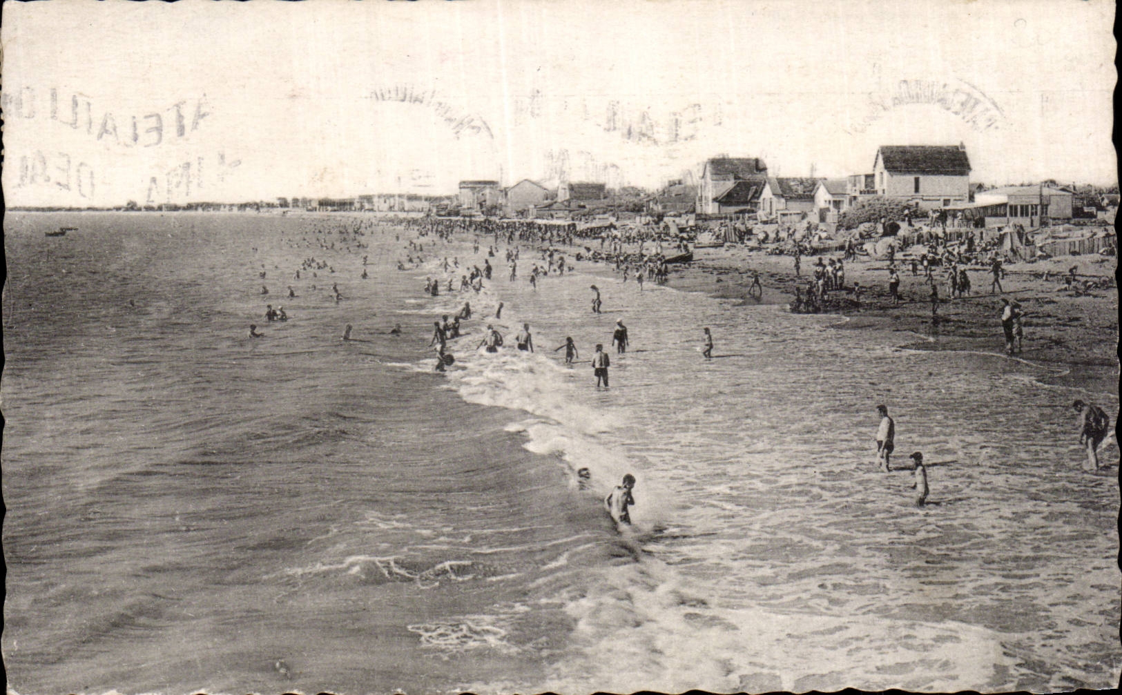 CPA Chatelaillon Vue generale de la plage a maree haute