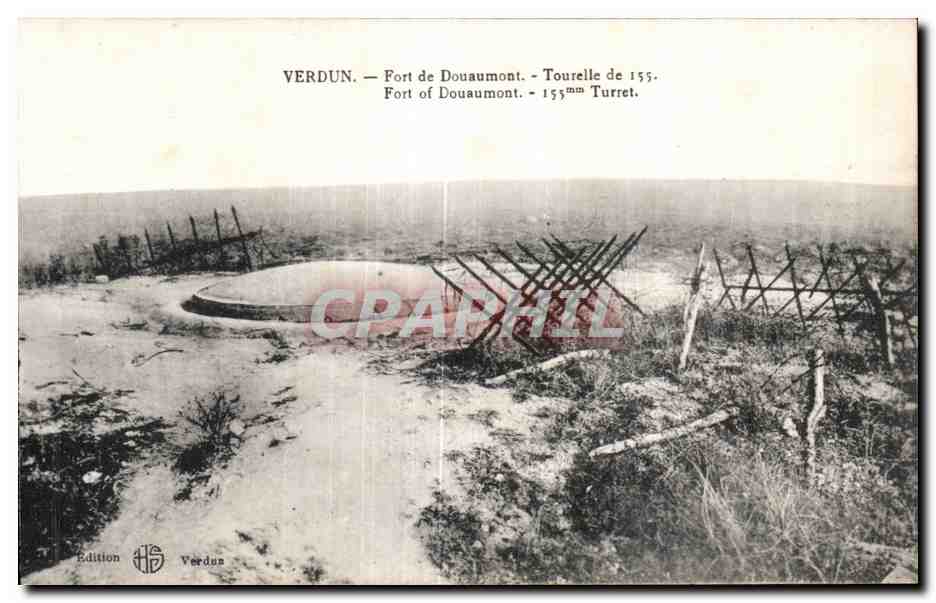 CPA Militaria Guerre 1914 Le fort de Douaumont Tourelle de 155