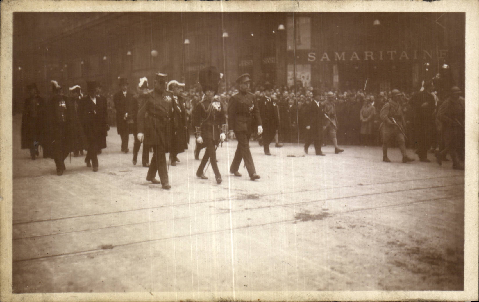 CPA Militaria Funerailles du Marechal Foch 26mars 1929 Les princes de Galles de Belgique et de Monaco 