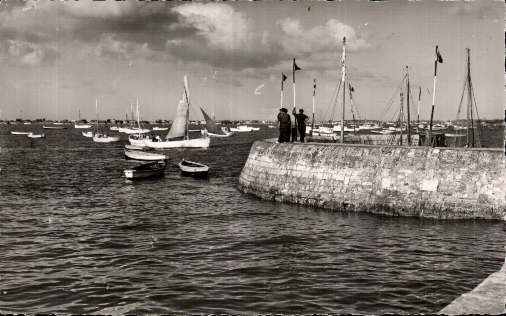 Arrivée des voiliers au port — Le Chapus — (51) REAL-PHOTO-CO. PARIS