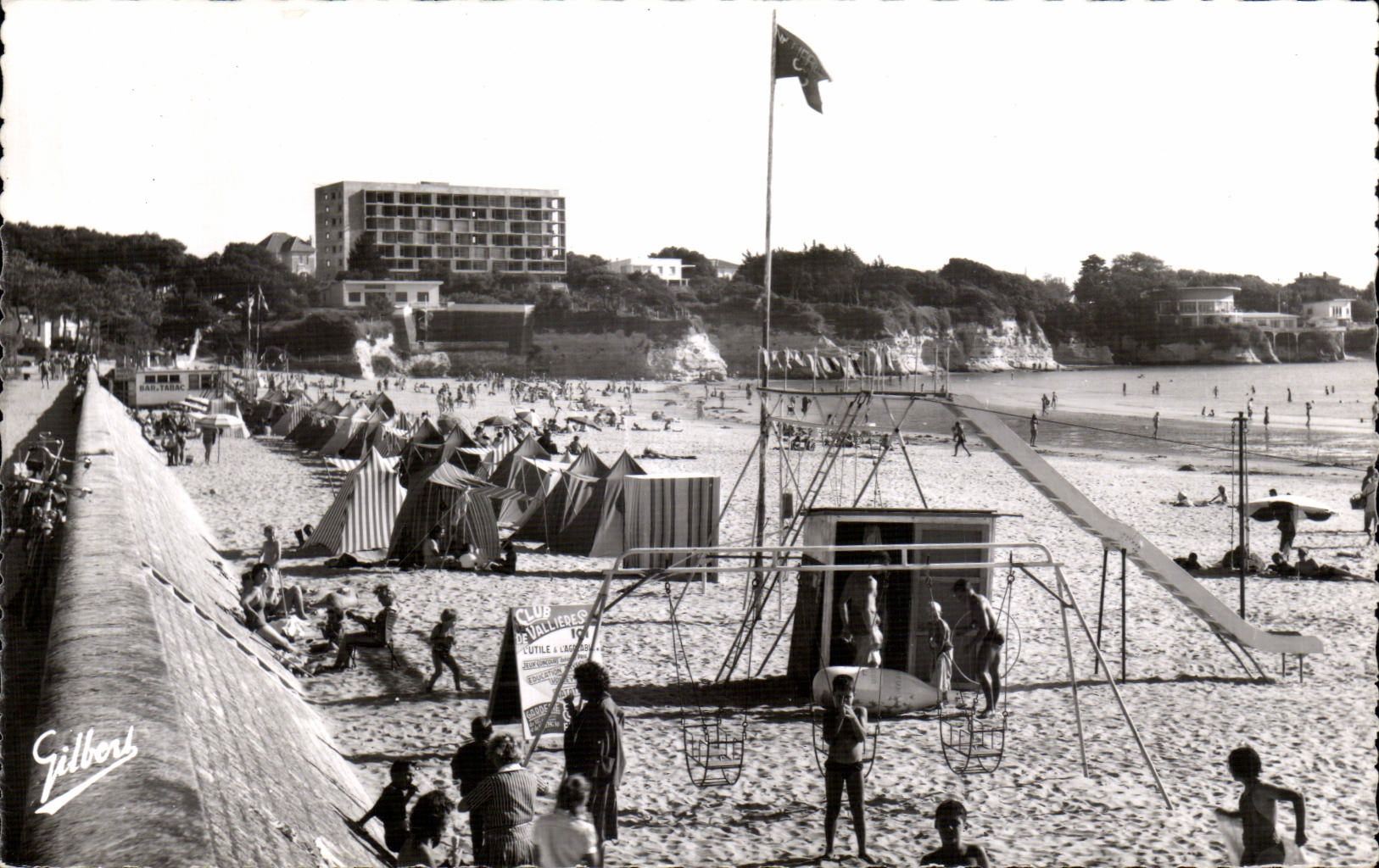 CPSM La plage et les rochers de Vallieres a St Georges de Didonne 