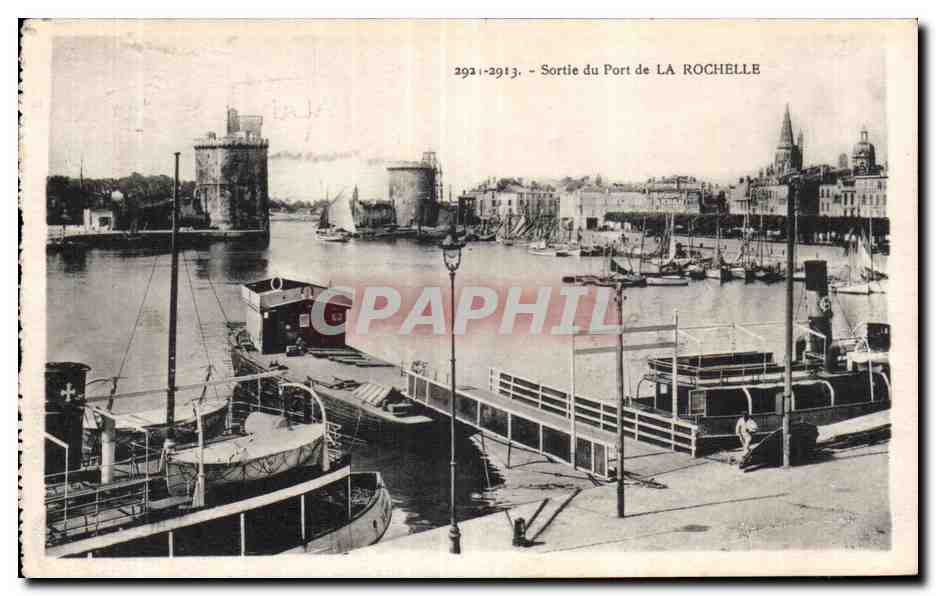 CPA La Rochelle Sortie du port