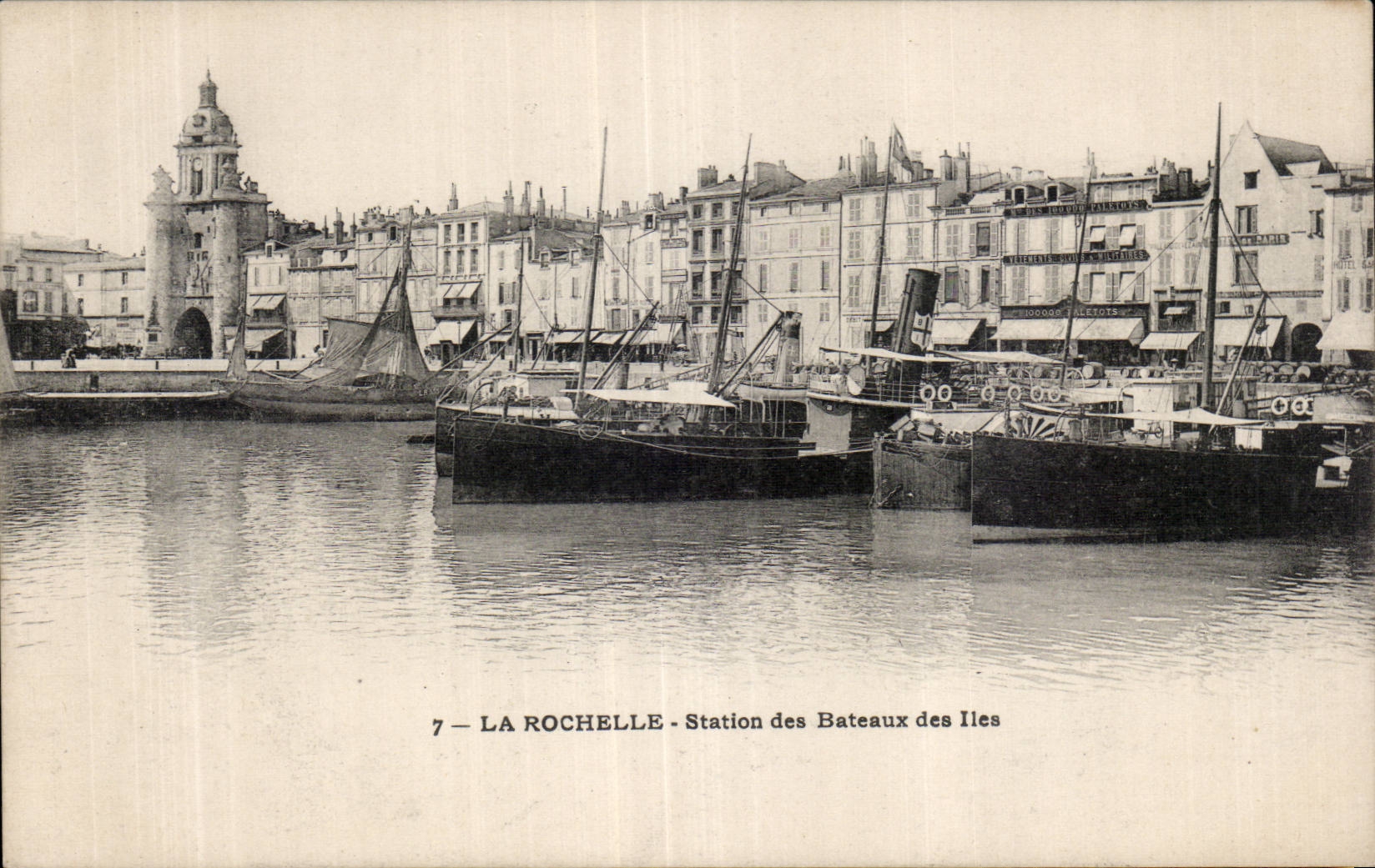 CPA La Rochelle Station des bateaux des iles