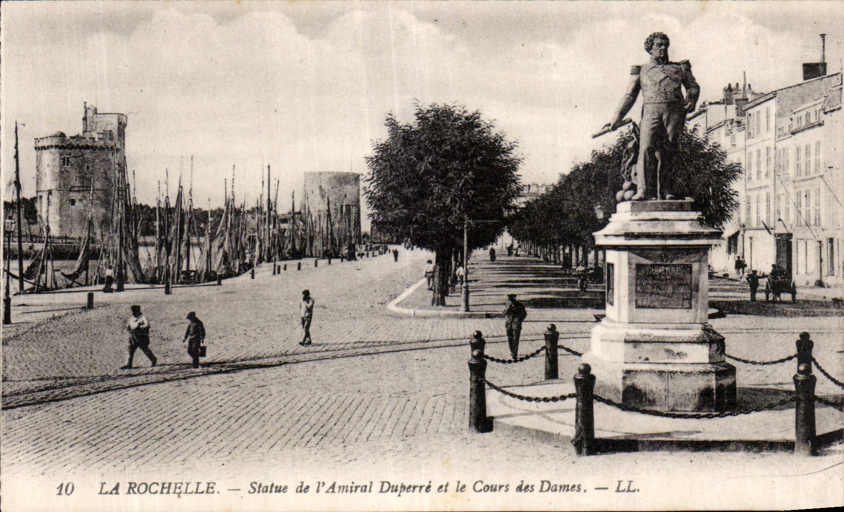 La Rochelle — Statue de l'Amiral Duperré et le Cours des Dames — LL.