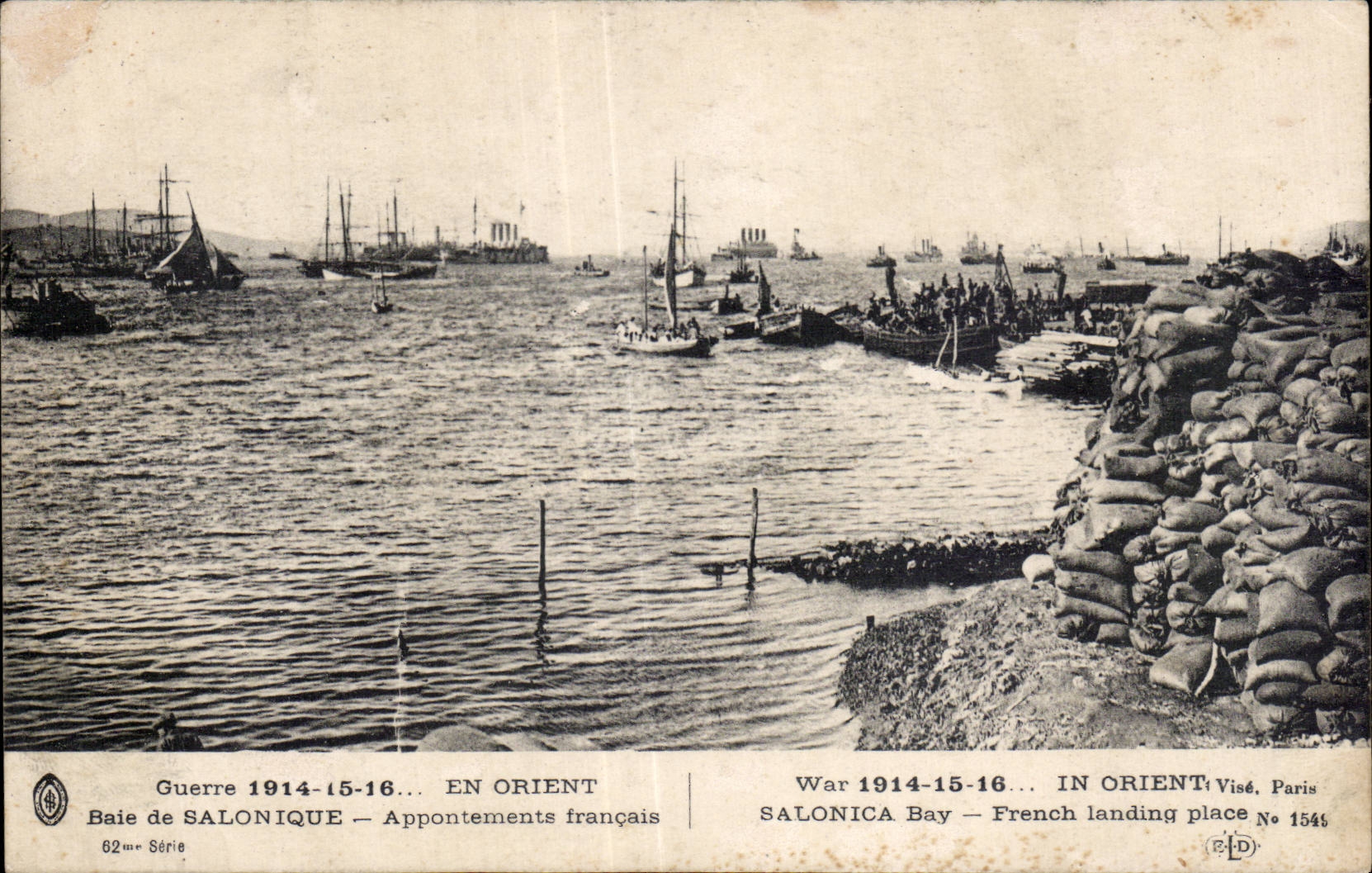 CPA Militaria En Orient Baie de Salonique Appontements francais