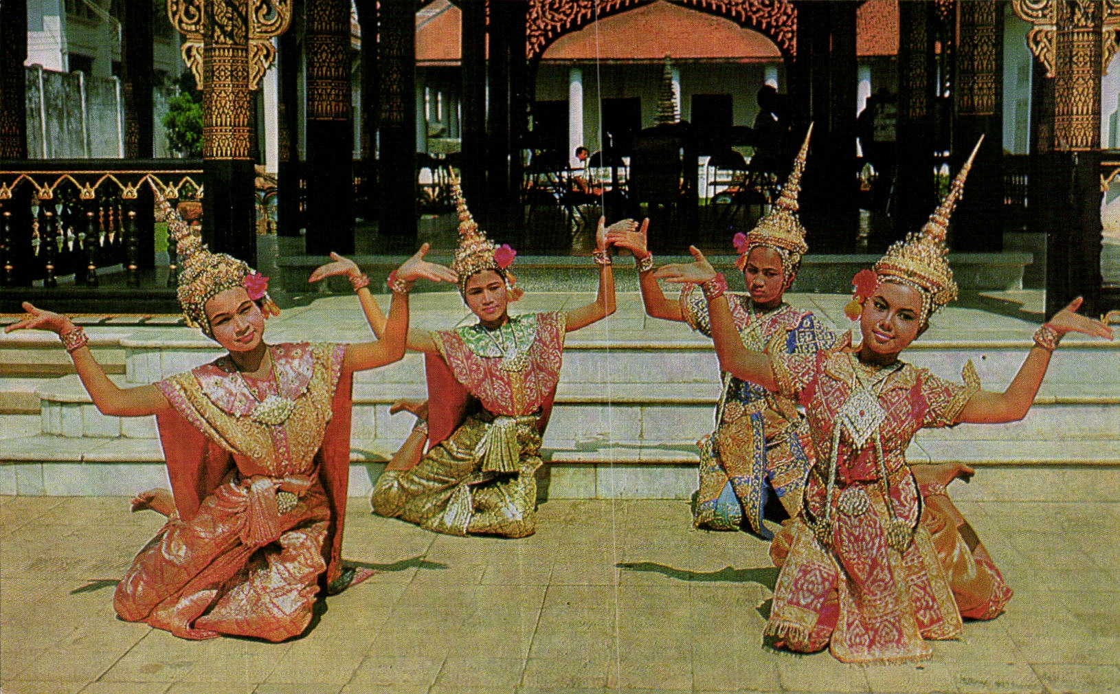 CPSM Thailand Thailande The Mae Bot Dance Staged by the dancers of the fine arts