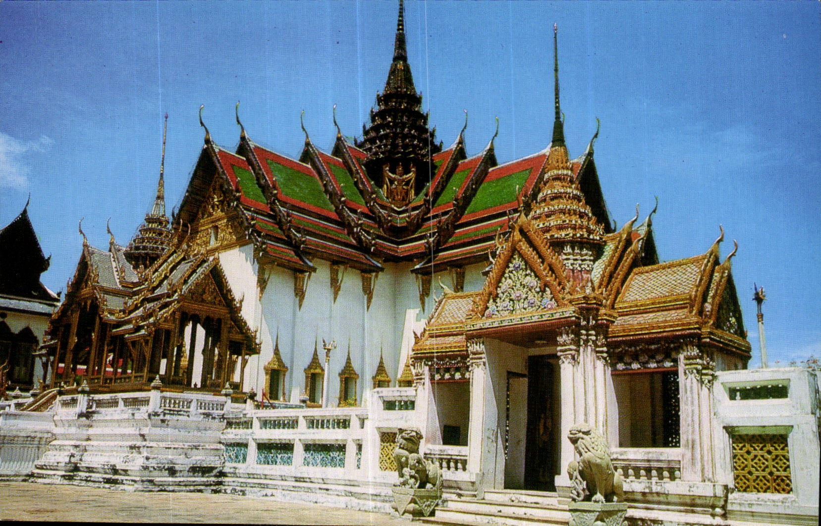 CPSM Thailand Thailande The Dusit Mahaphrasadh throne Hall Bangkok
