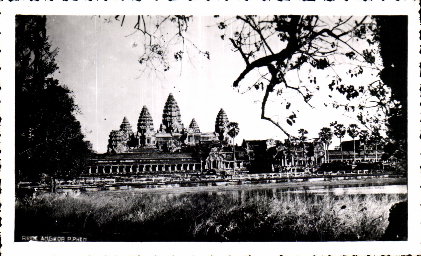 Ruines d'Angkor - Phnom Penh — éditeur anonyme, n° de série non visible