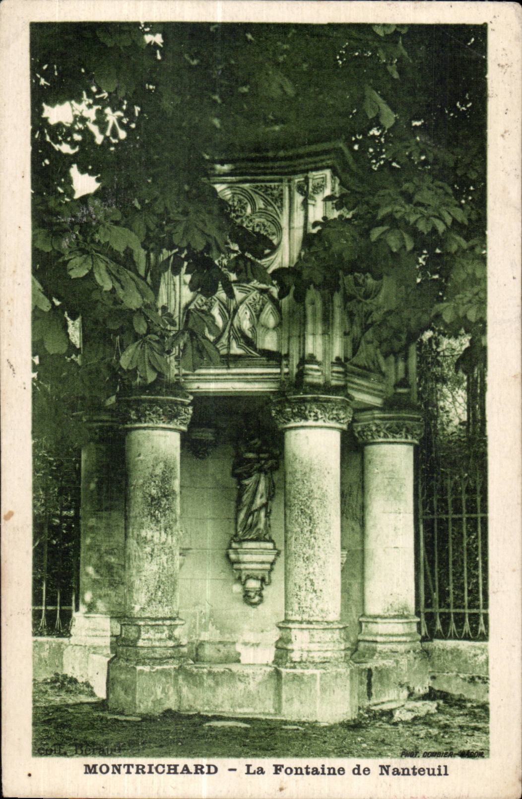 Montrichard - Die Fontaine de Nanteuil — Verlag Héraud, Seriennummer nicht sichtbar