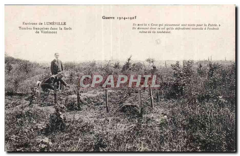 CPA Militaria Environs de Luneville Tombes francaises dans la foret de Vitrimont 