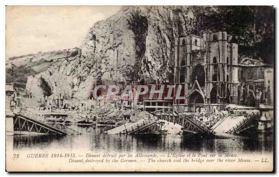 CPA Militaria Dinant detruit par les allemands L eglise et le pont sur la Meuse 