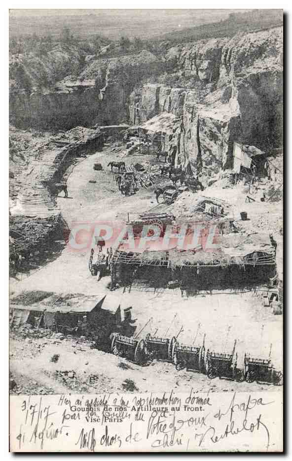 CPA Militaria Guerre de 1914 1918 Gourbis de nos artilleurs sur le front 