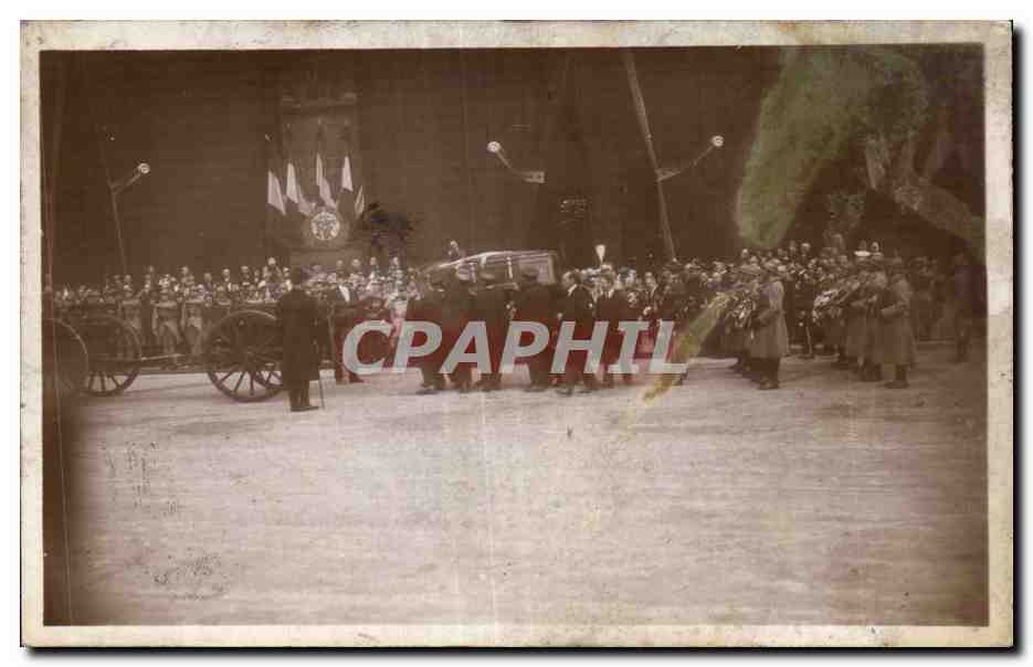 CPA Militaria Guerre de 1914 1918 Funerailles du Marechal Foch 26 mars 1929 Notre Dame Paris Le corps porte sur l affut