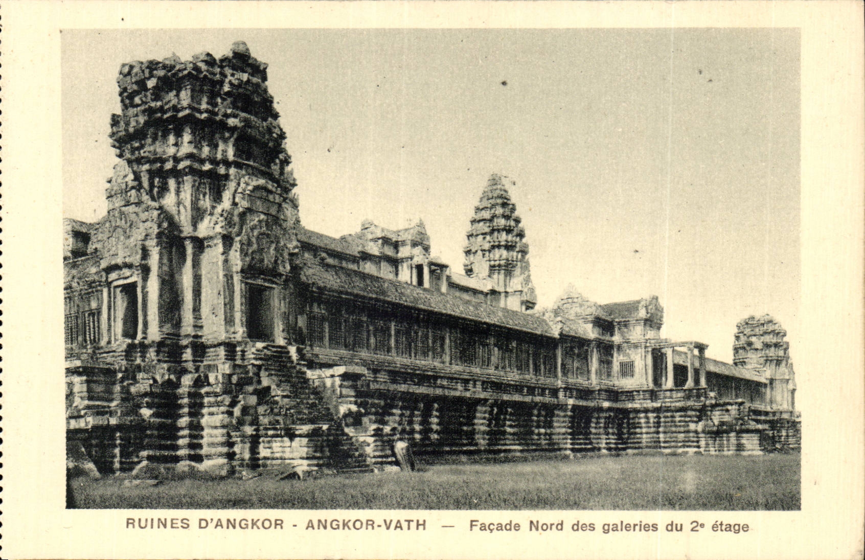 Ruines d'Angkor - Angkor-Vath — Façade Nord des galeries du 2e étage